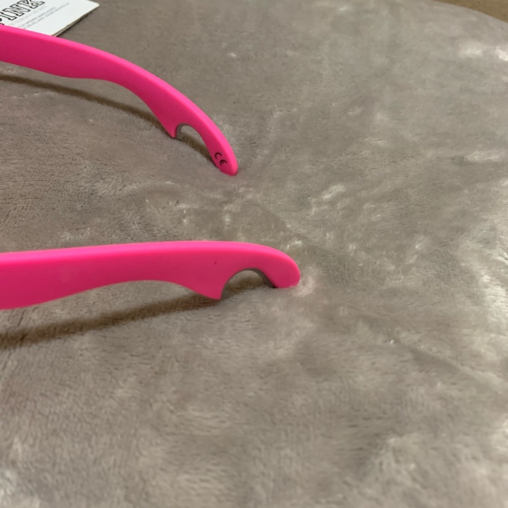 Victoria’s Secret Pink Summer Bundle - Picture 4 of 4